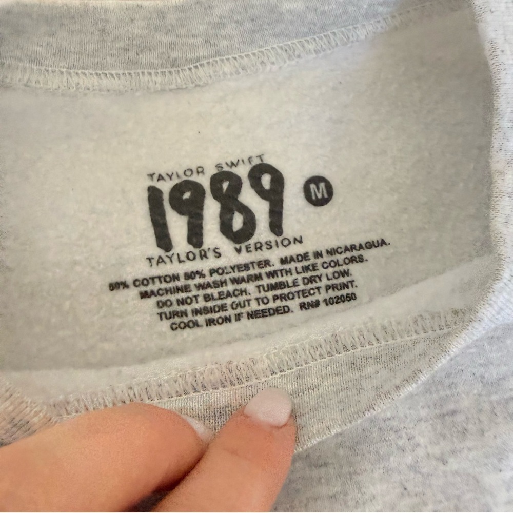 Taylor Swift 1989 Spotify Fans First Exclusive Merch Sweatshirt Medium - Picture 4 of 6